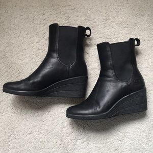Ugg waterproof leather boots